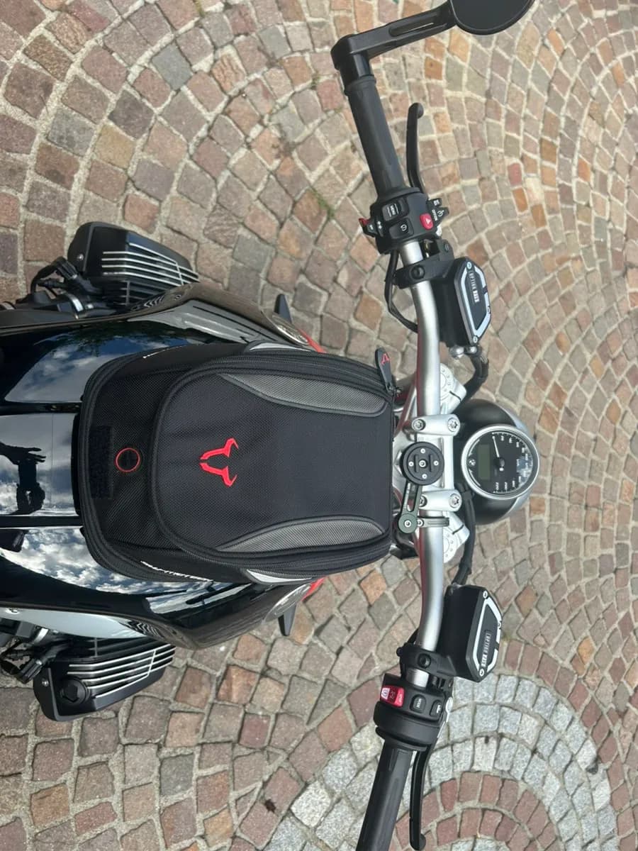 BMW R NineT