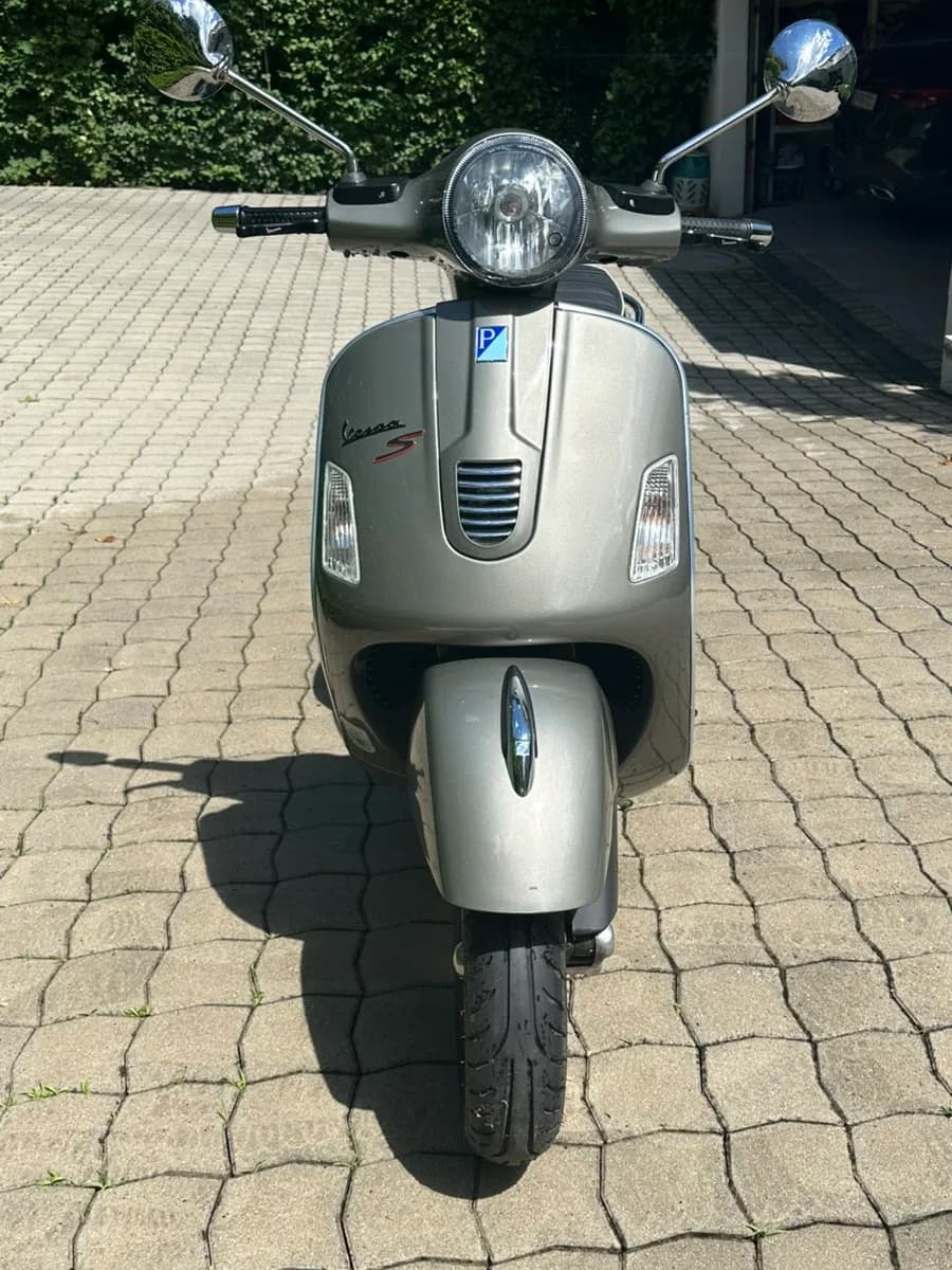Vespa GTS