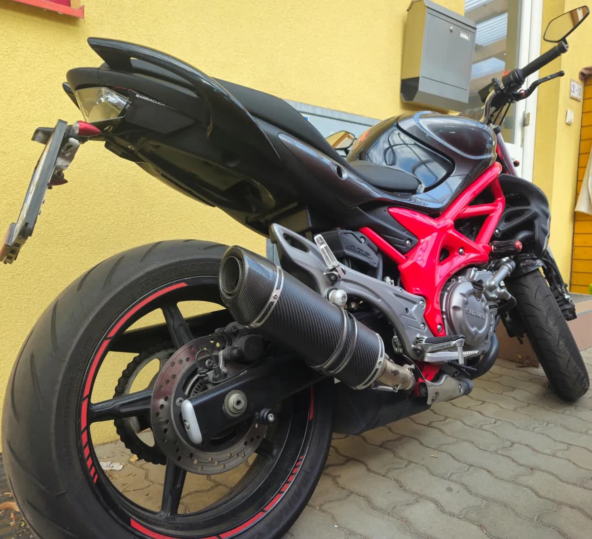 Suzuki SV