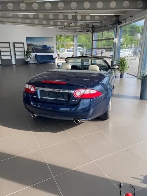 Jaguar XK8