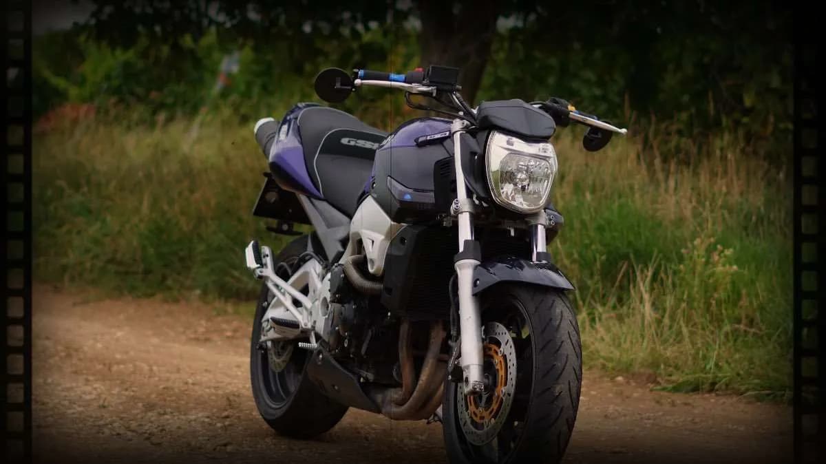 Suzuki GSR