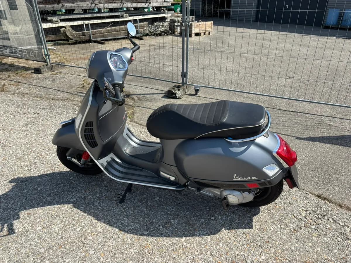 Vespa GTS