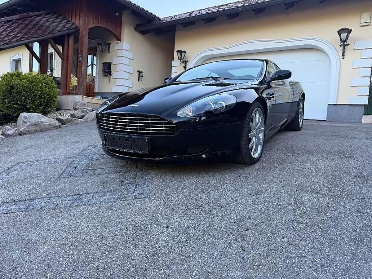 Aston Martin DB9