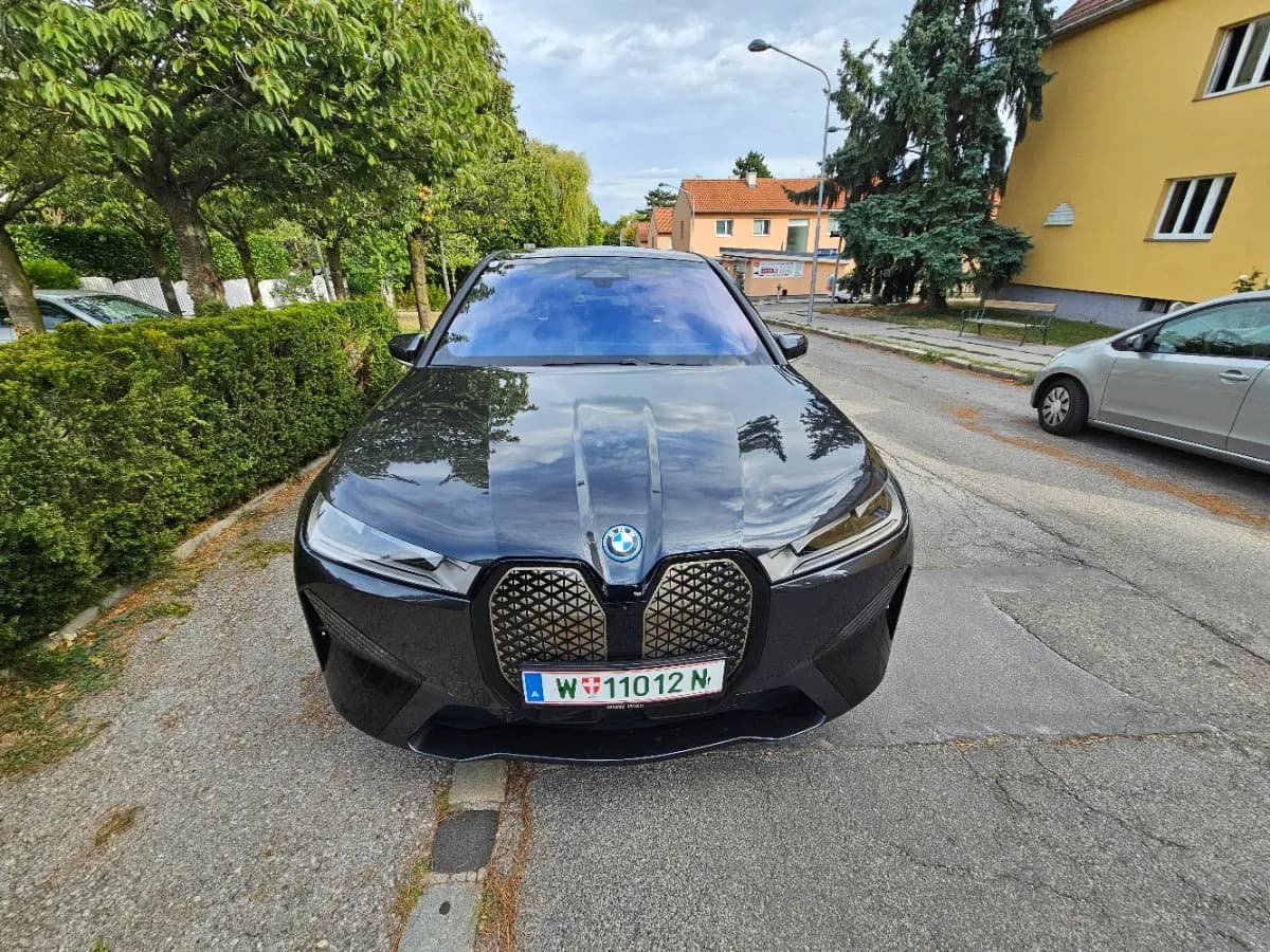 BMW iX