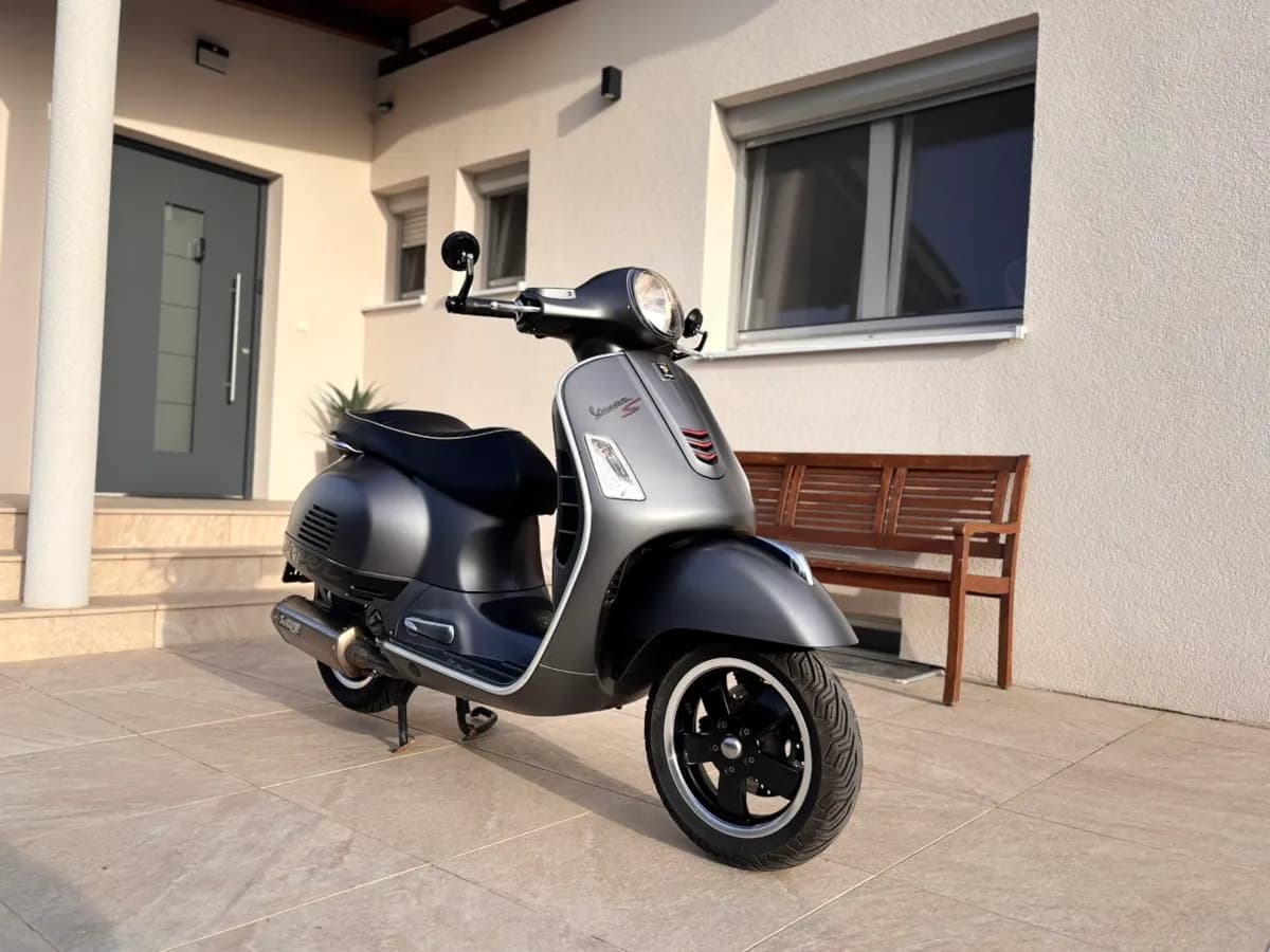 Vespa GTS