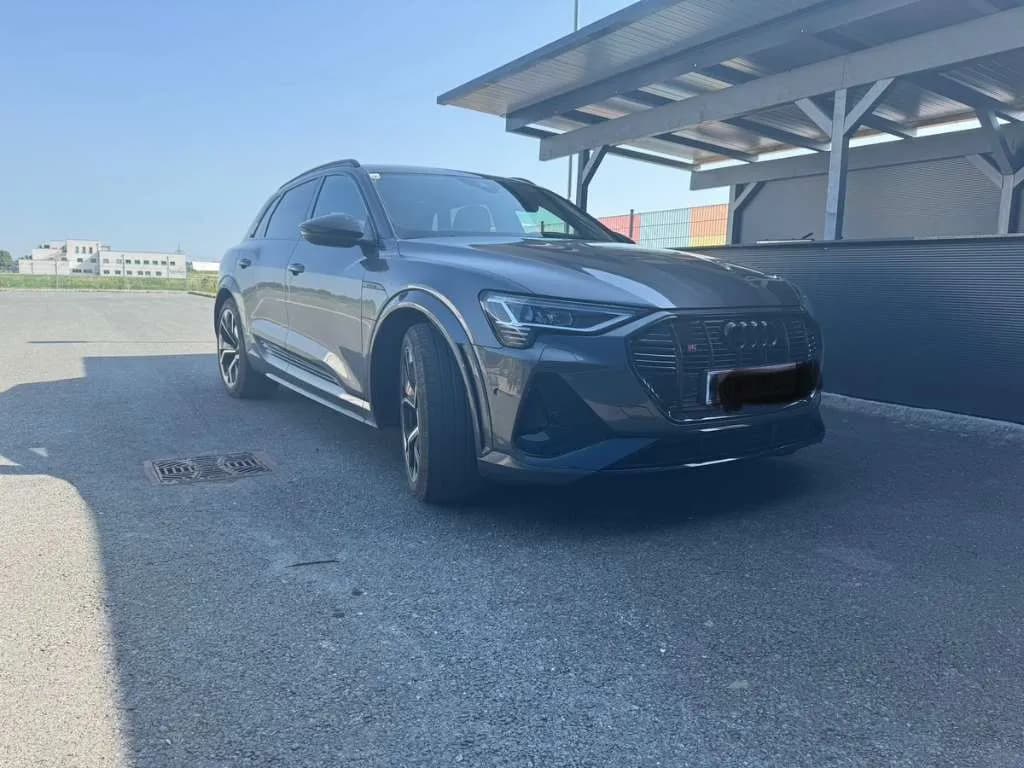 Audi e-tron