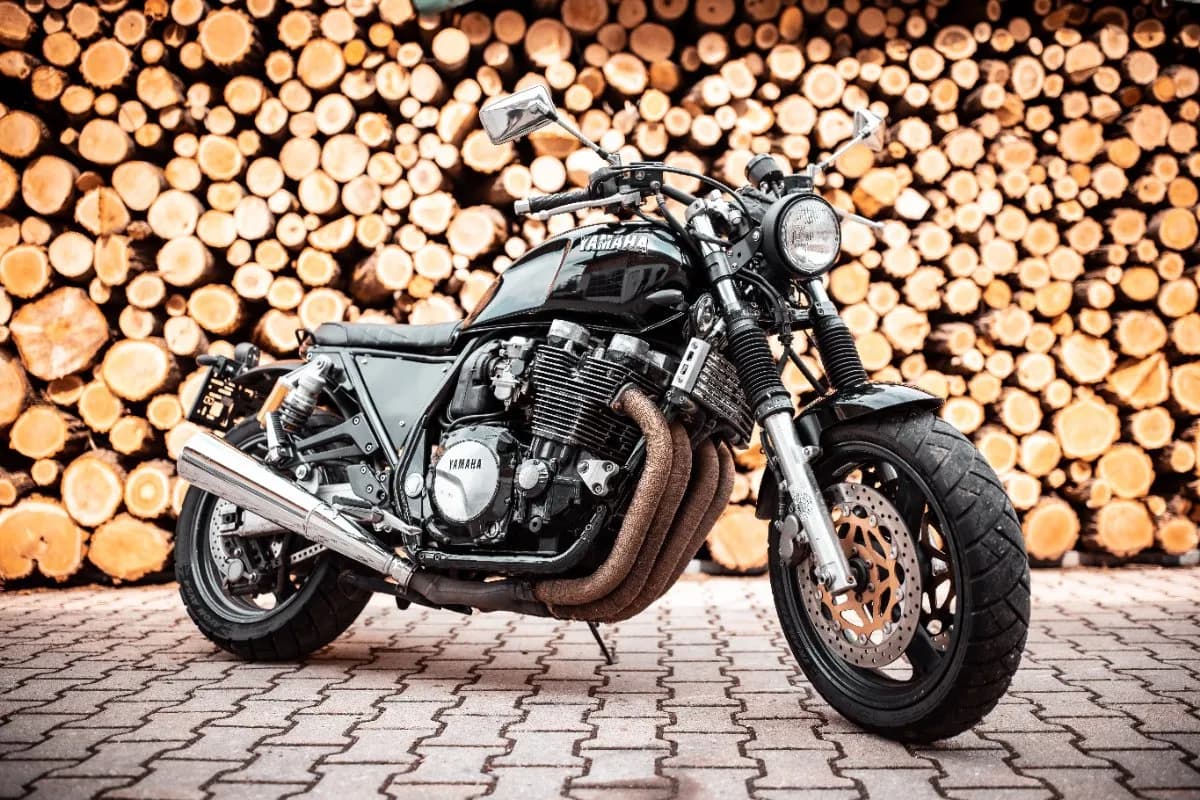 Yamaha XJR