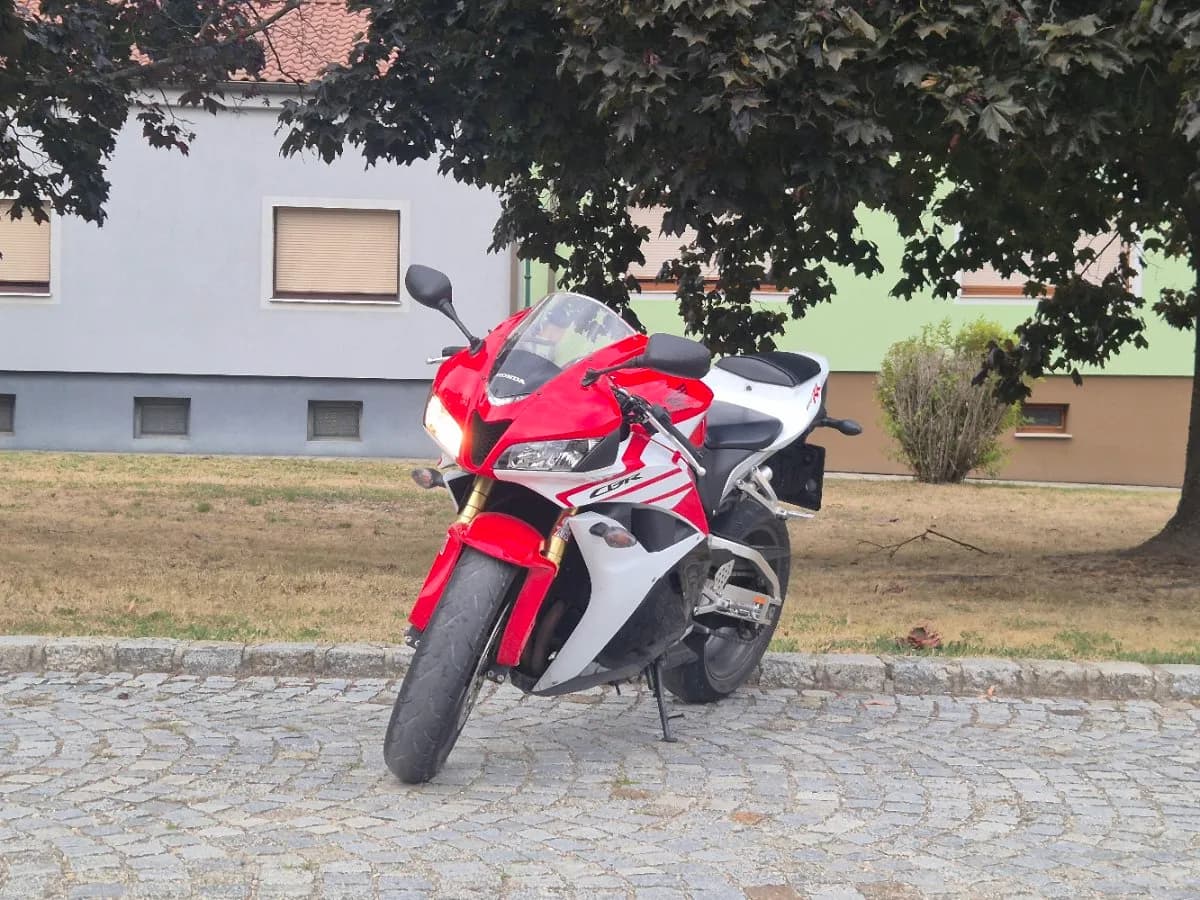 Honda CBR
