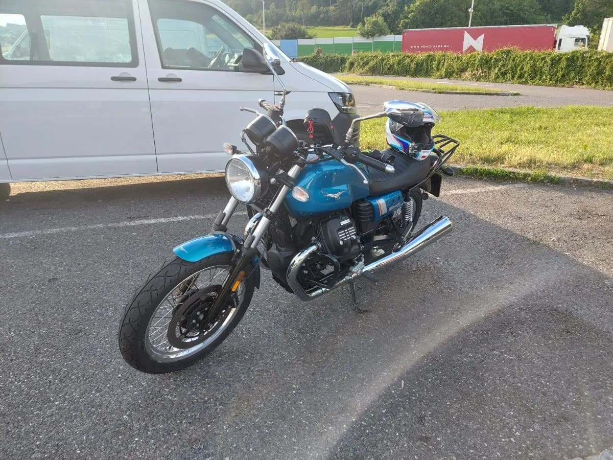Moto Guzzi V7