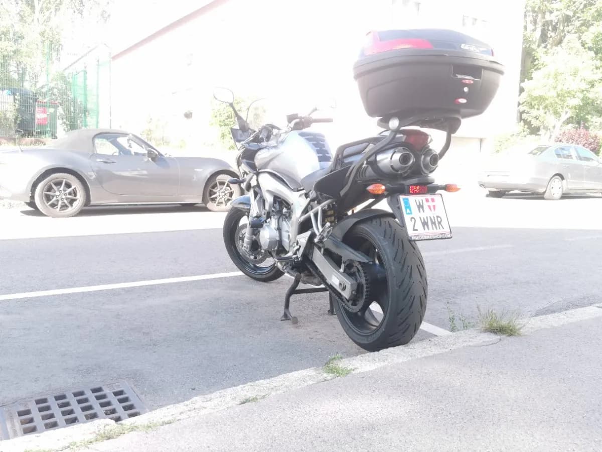 Yamaha FZR