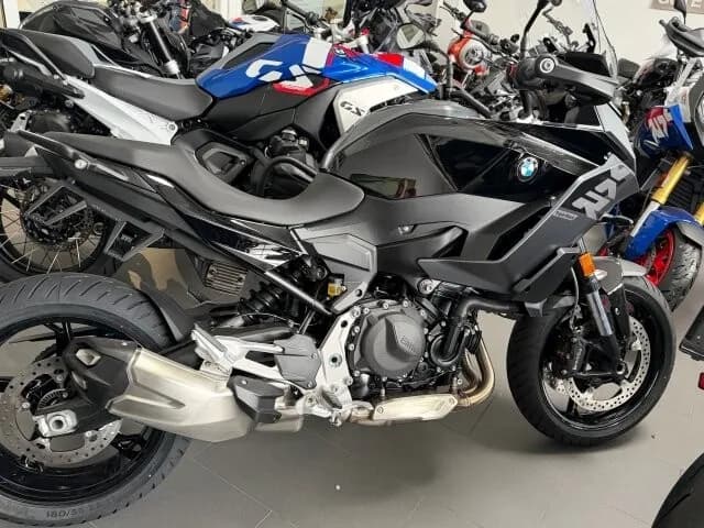 BMW F 900 XR