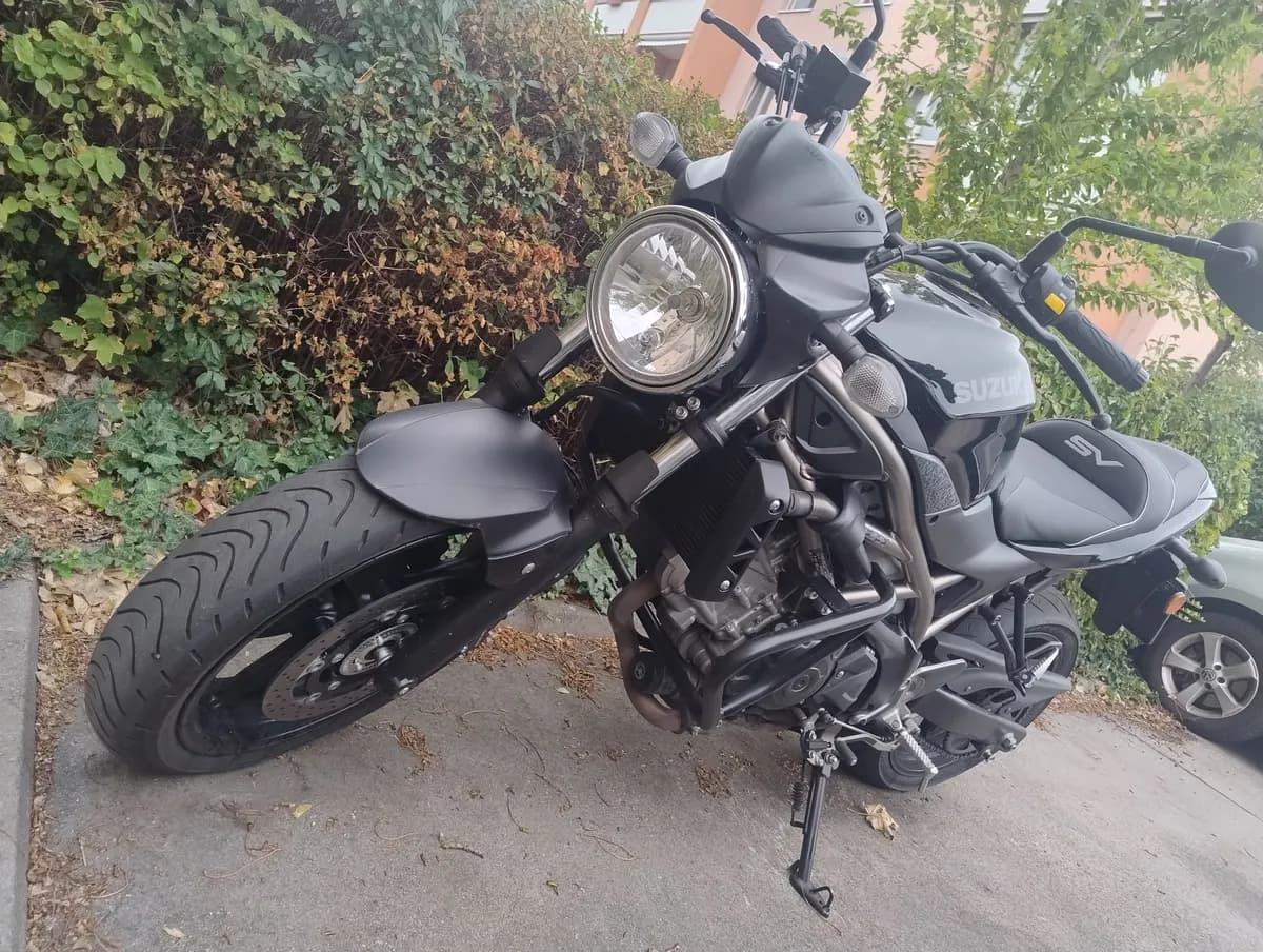 Suzuki SV