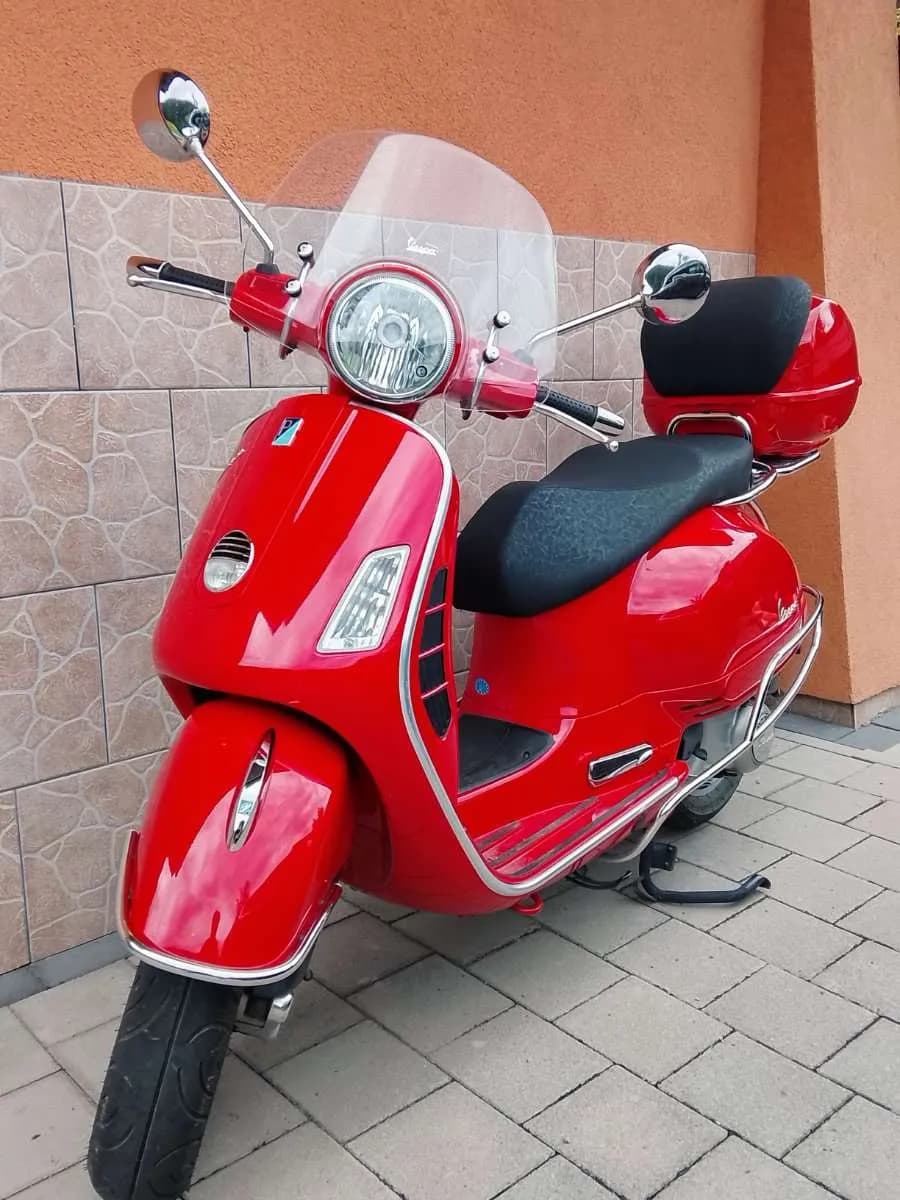 Vespa GTS