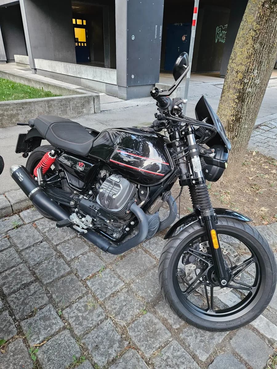 Moto Guzzi V7