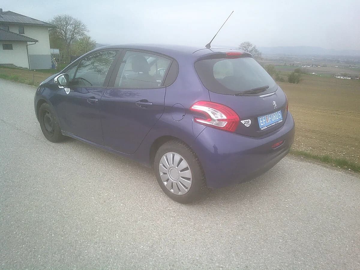 Peugeot 208