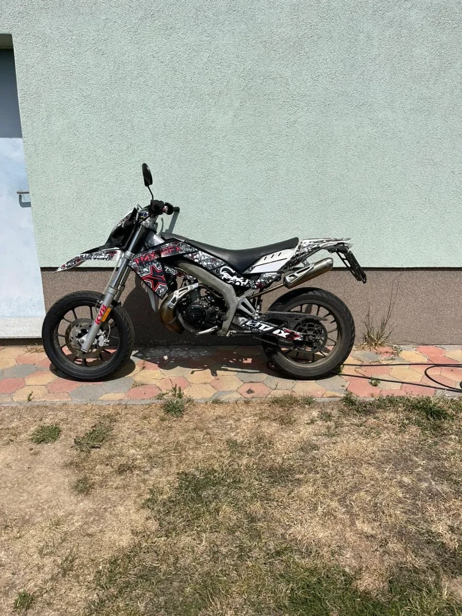 Aprilia SX