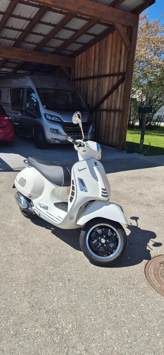 Vespa GTS