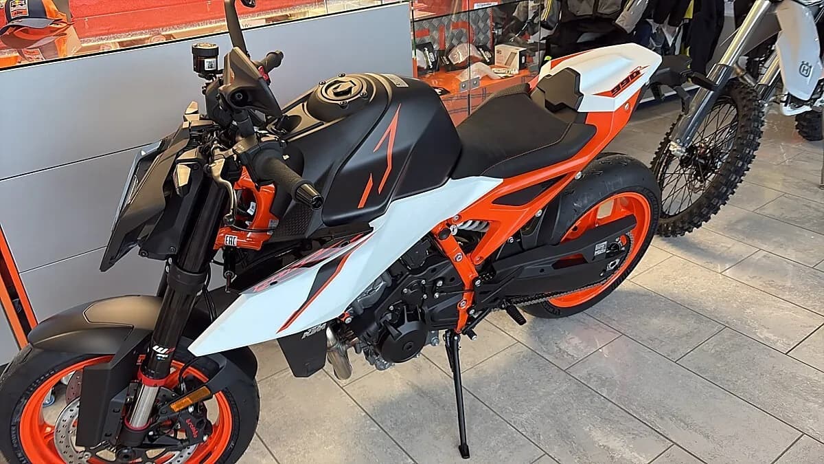 KTM 990