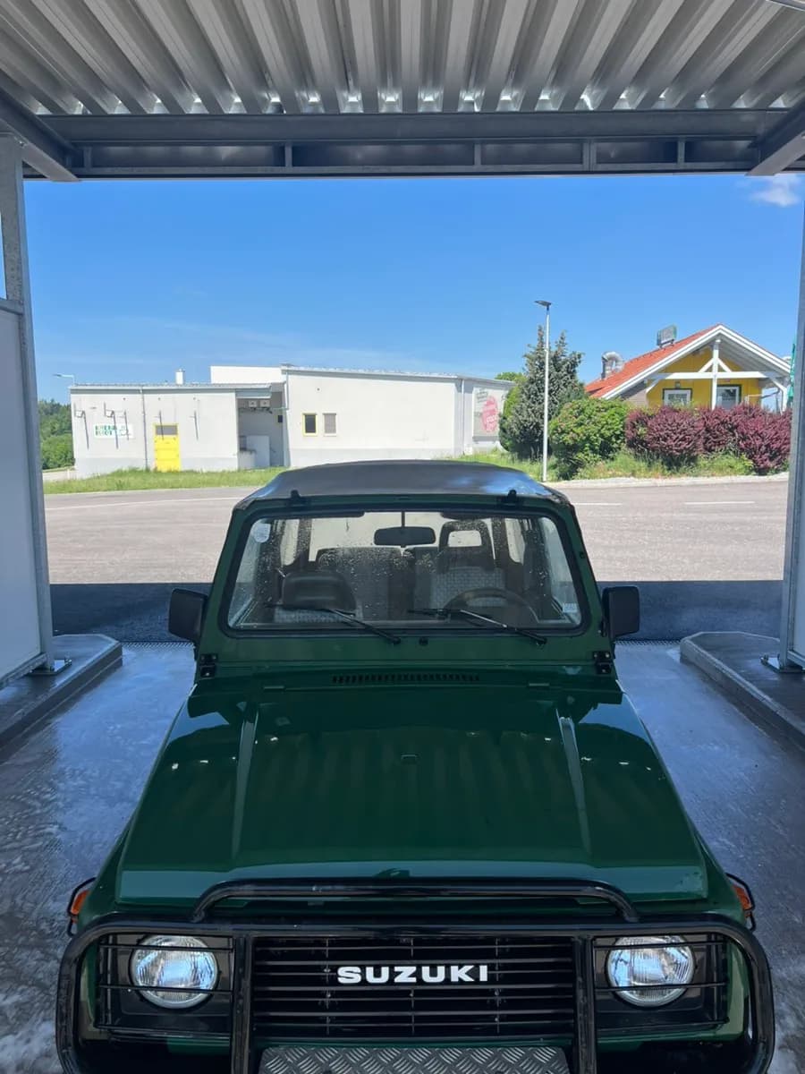 Suzuki SJ 413