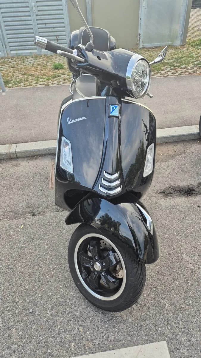 Vespa GTS