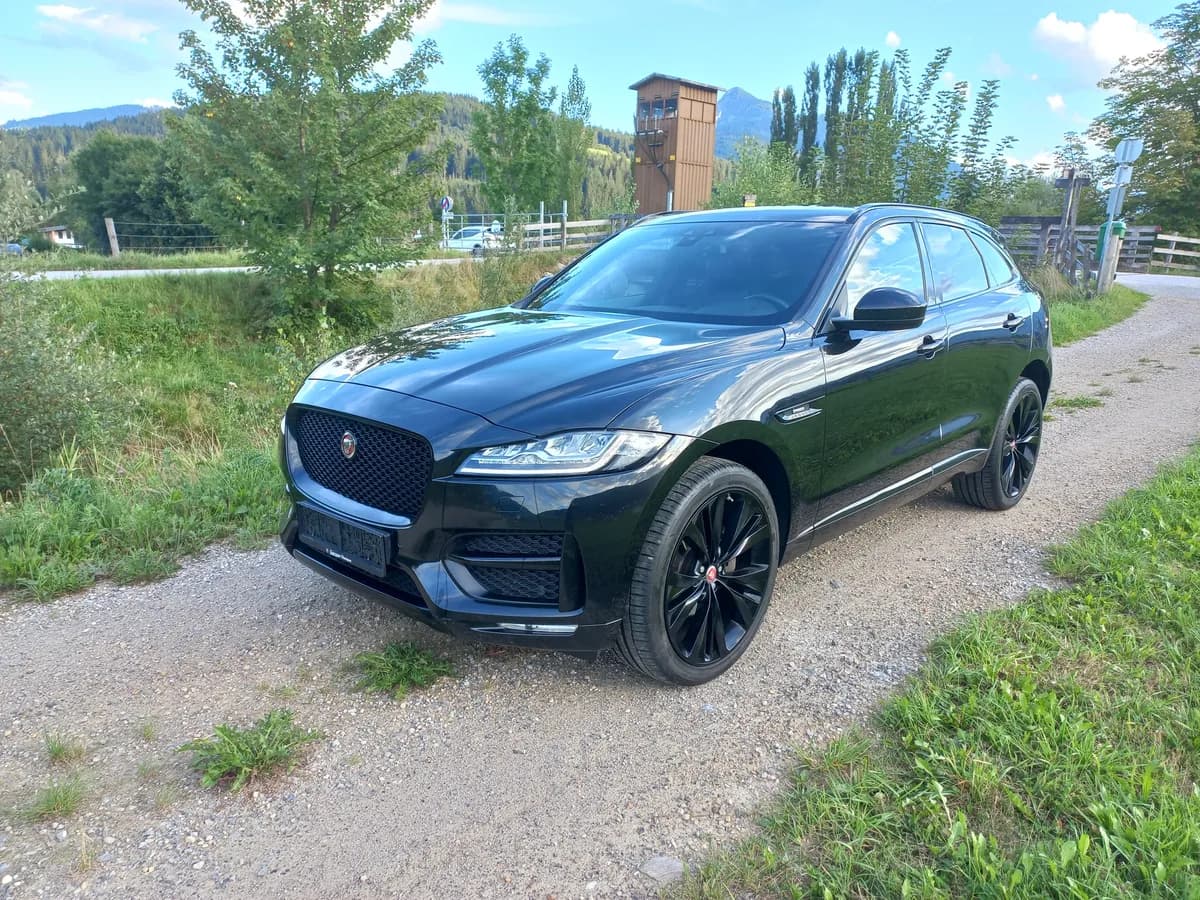 Jaguar F-Pace
