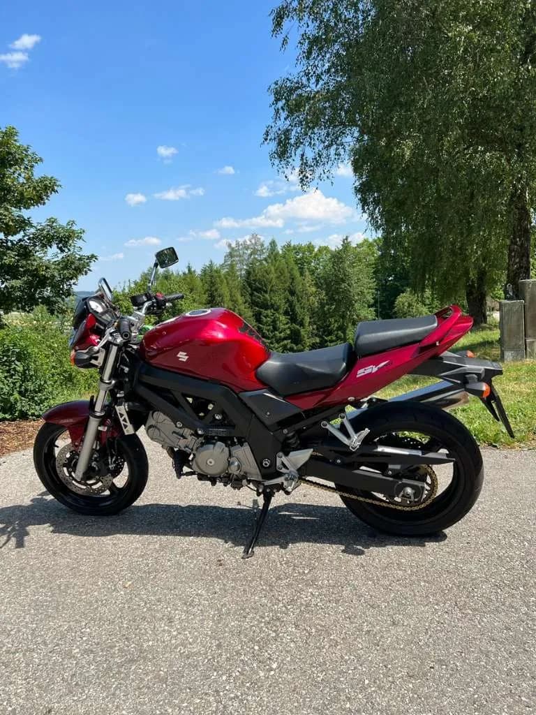 Suzuki SV